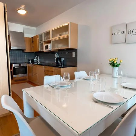 2ndhomes Luxurious 2br With Rooftop Terrace & Sauna In Kamppi Center * Helsingfors